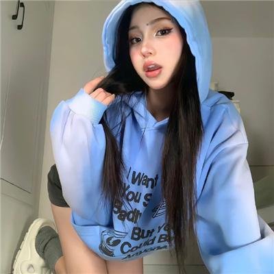 九顶假发的女孩